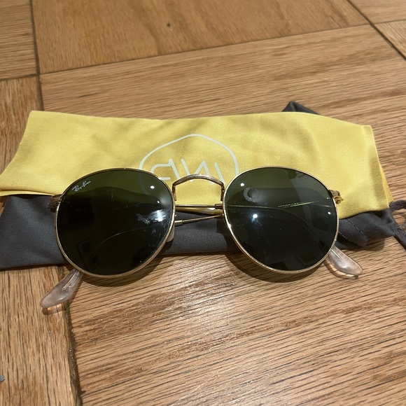 SOLD Ray Ban Round Gold Metal Framed Sunnies - Picture 4 of 6